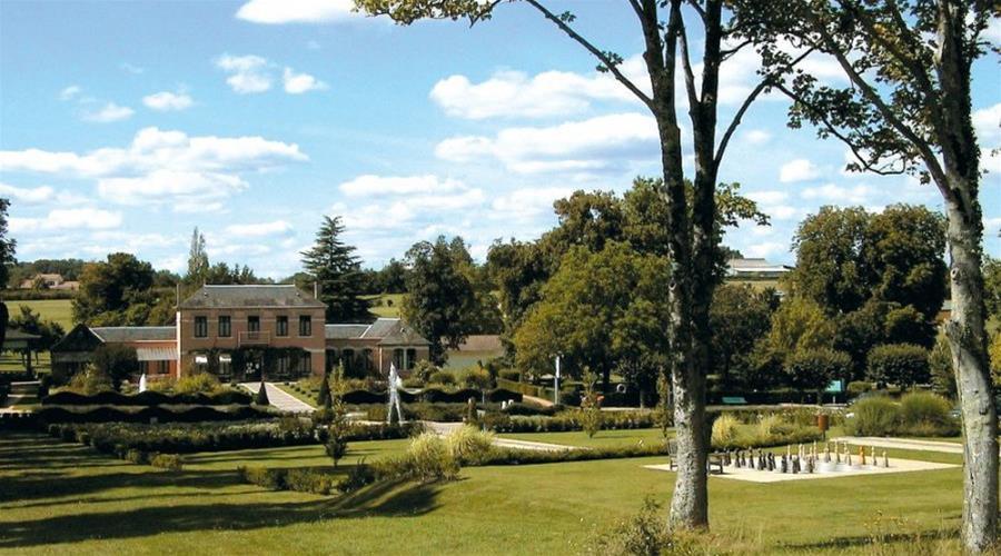 Terres De France - Appart'Hotel La Roche-Posay Exteriör bild