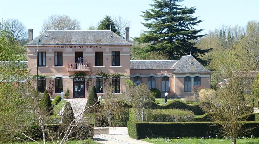 Terres De France - Appart'Hotel La Roche-Posay Exteriör bild