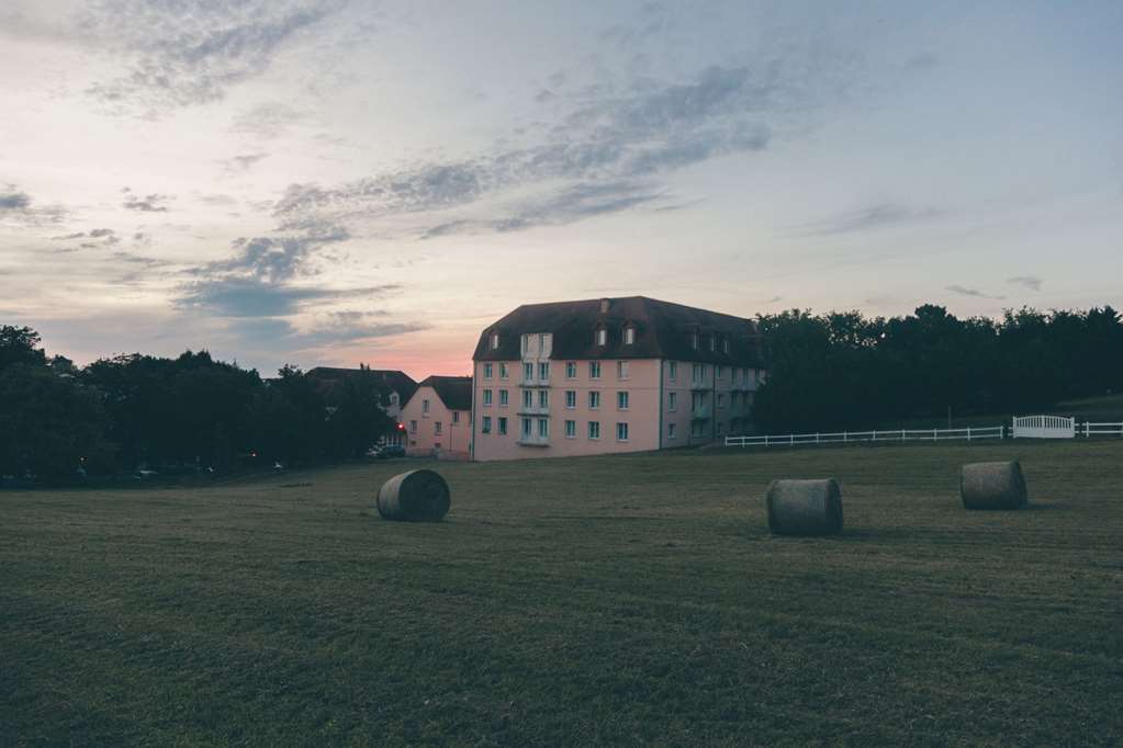 Terres De France - Appart'Hotel La Roche-Posay Exteriör bild
